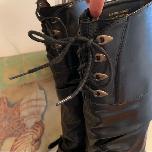 Aqua Resistant black boots with back laces size 7 - Picture 3 of 10